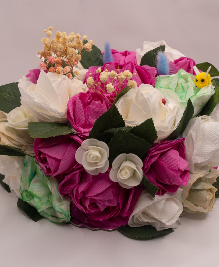 CENTRO DE FLORES CORAZÓN DE ROSAS